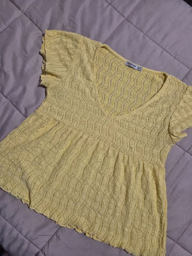 Blusa Stradivarius amarilla