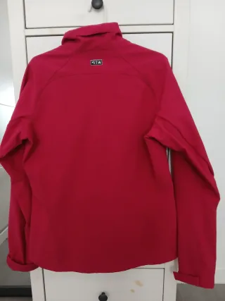 Chaqueta deportiva Adidas climaproof. Talla M