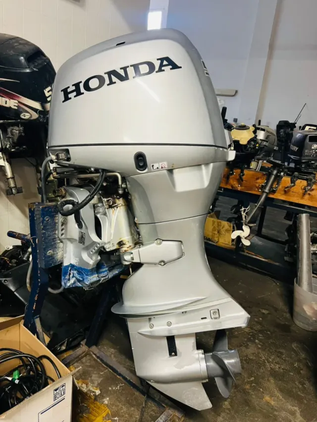 Recambios nuevos y usados para barcos Honda