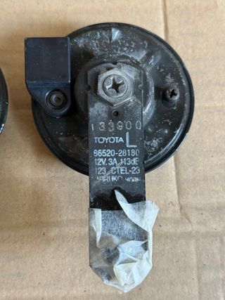 2 Bocinas Toyota J9 land cruiser 90 95