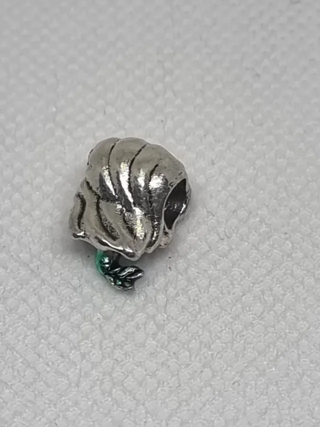 Charm Sirenita Disney Plata y Verde