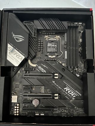 Placa Base ASUS ROG STRIX Z490-F GAMING