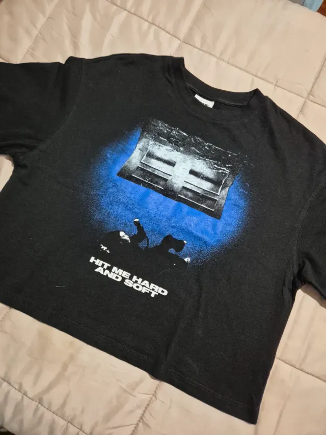 Camiseta Billie Eilish Hit Me Hard and Soft