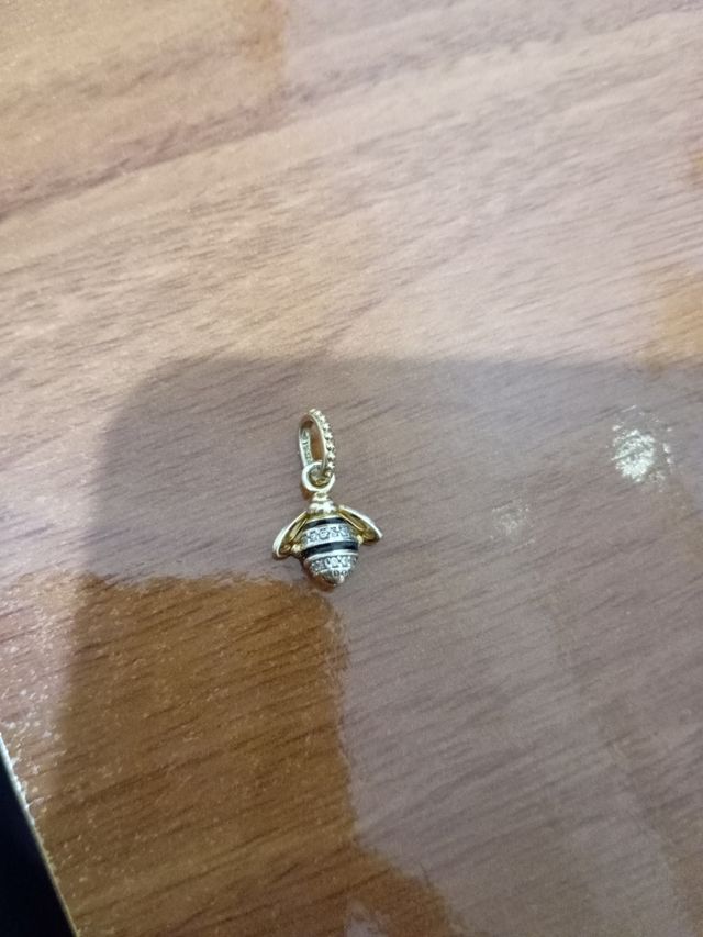 Pandora Charm Abeja Oro y Negro