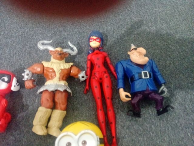 Set di varie action figure