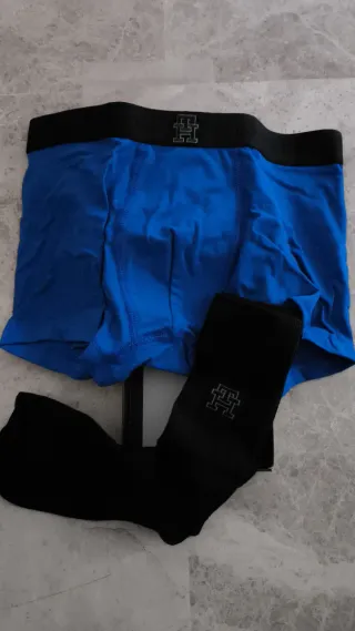 Pack Tommy Hilfiger Calzoncillo y Calcetines M