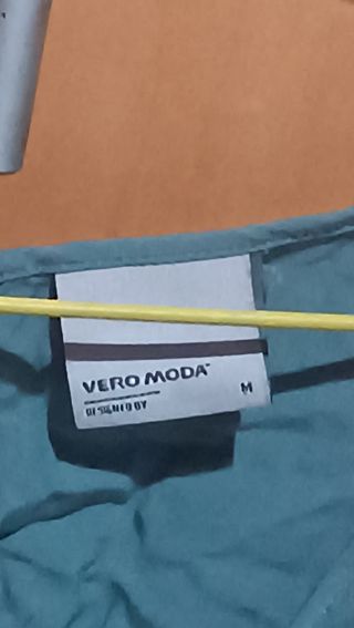 Mono corto Vero Moda verde encaje Talla M