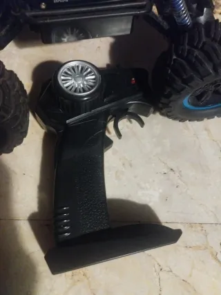 Coche RC todoterreno con mando