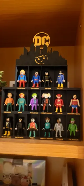 Expositor Figuras Playmobil DC Comics