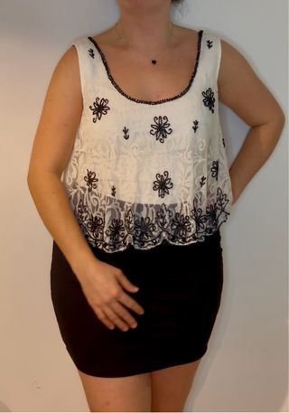 Vestido blanco y negro con encaje
