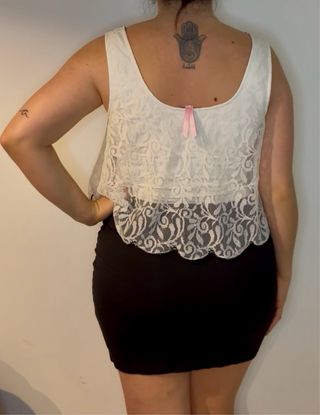 Vestido blanco y negro con encaje