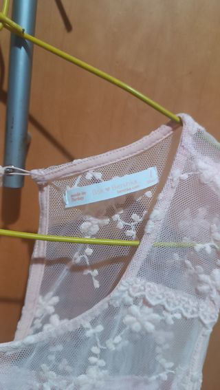 Blusa de encaje rosa talla única