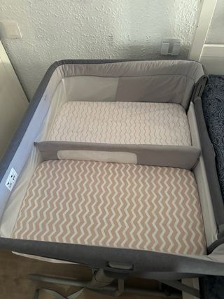Cuna colecho gemelar Chicco + colchones