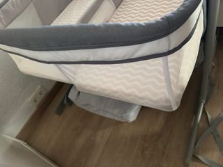 Cuna colecho gemelar Chicco + colchones