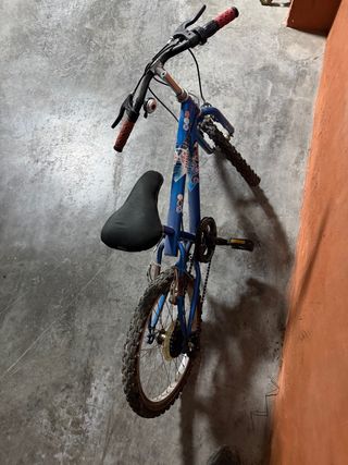 Bicicleta infantil azul