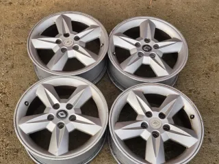 Vendo Llantas Renault 16 5 tornillos