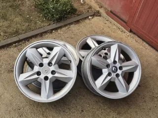 Vendo Llantas Renault 16 5 tornillos