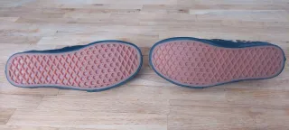 Se venden 2 Pares Zapatillas Vans + Converse.