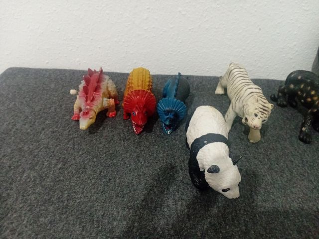 Set di figure di animali selvatici