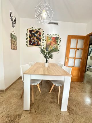 Mesa Comedor y 4 Sillas