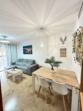 Mesa Comedor y 4 Sillas