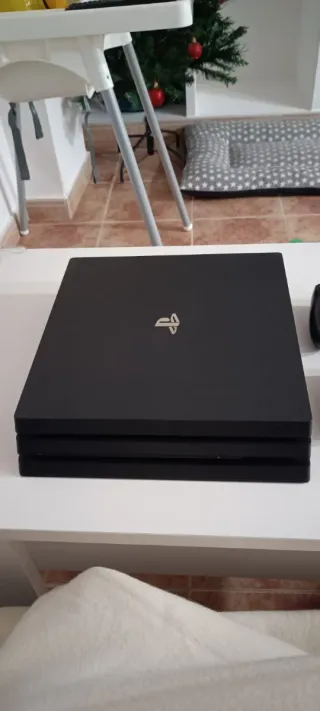 PS4 Pro 1TB Negra + 2 Mandos