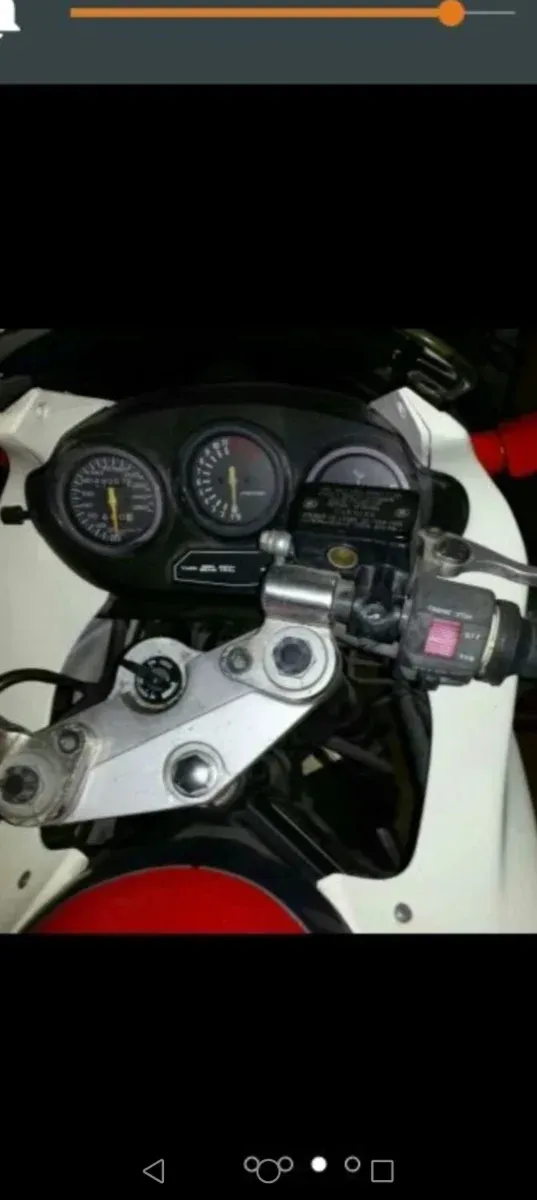 Moto Suzuki 600 GSX año 91 fm