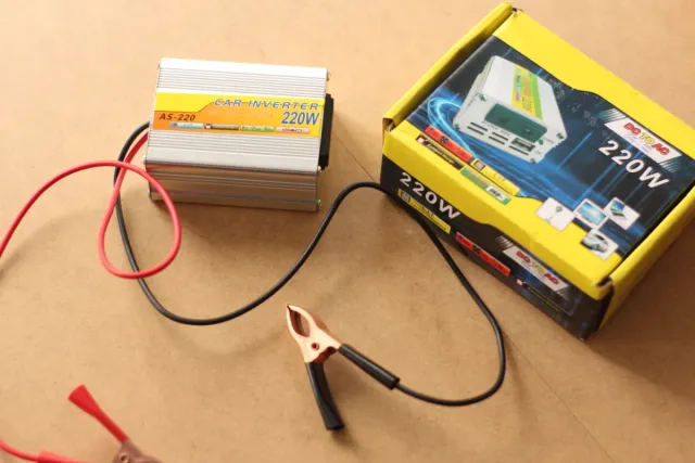 Inversor de Corriente 220W DC a AC