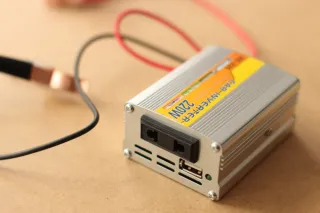 Inversor de Corriente 220W DC a AC