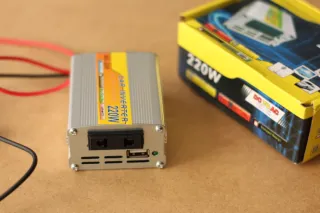 Inversor de Corriente 220W DC a AC