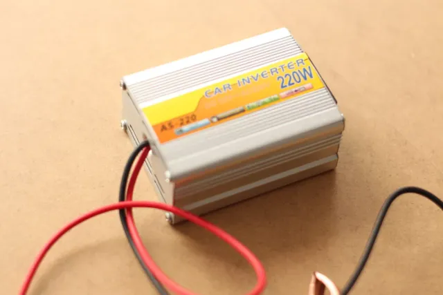 Inversor de Corriente 220W DC a AC