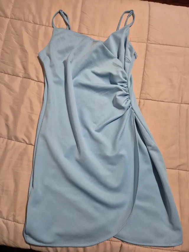 Vestido azul de fiesta con fruncido