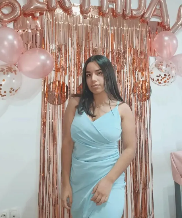 Vestido azul de fiesta con fruncido