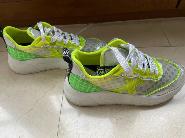Zapatillas Munich Verdes y Plateadas