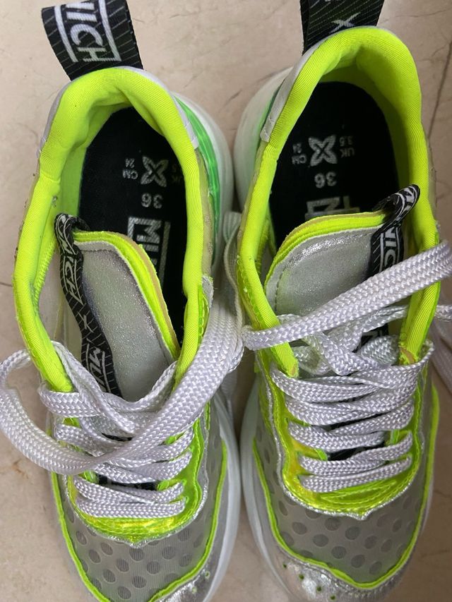Zapatillas Munich Verdes y Plateadas