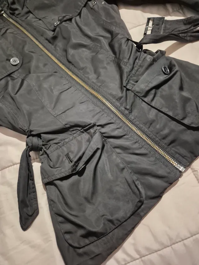 Chaqueta Negra con Cinturón