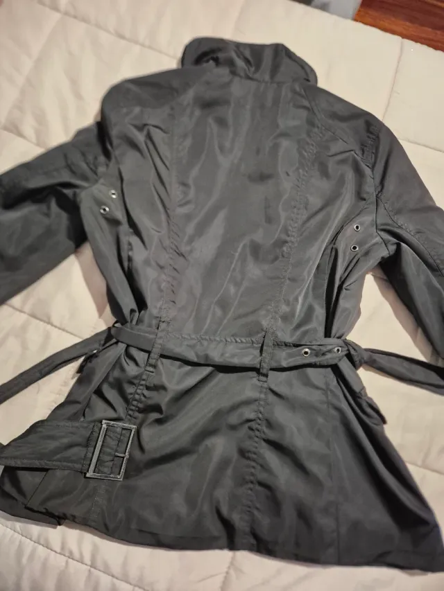 Chaqueta Negra con Cinturón