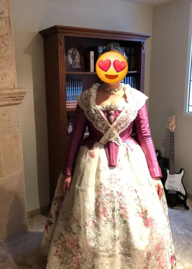 Traje de Fallera