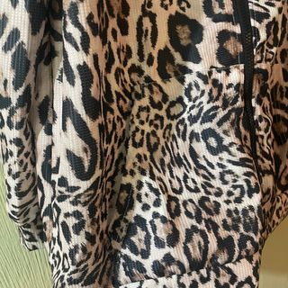 Chaqueta con estampado de leopardo