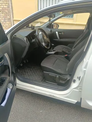Nissan Qashqai+2 2010