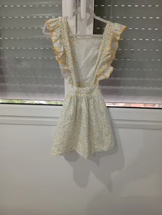 Vestido blanco y amarillo floral