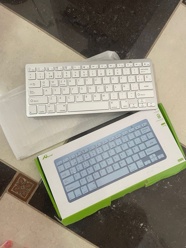 Teclado portátil Aome branco