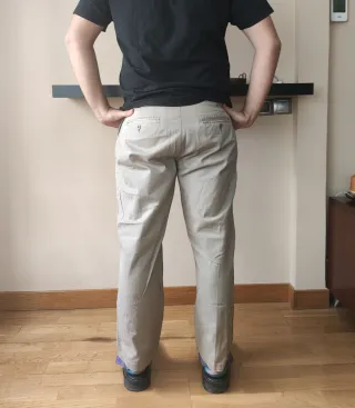 Pantalón chino ancho tobillero