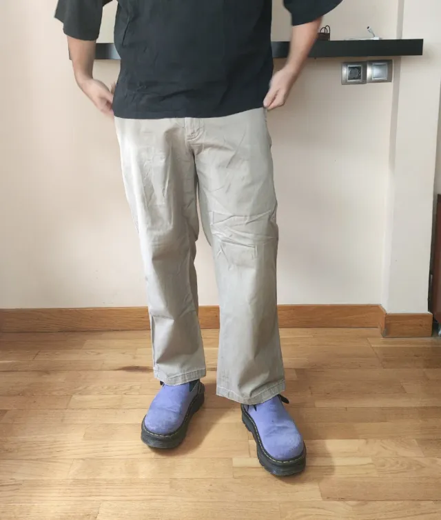 Pantalón chino ancho tobillero