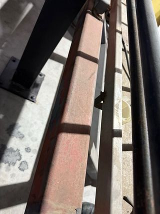 Portamotos trasero para camión