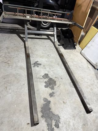 Portamotos trasero para camión