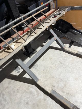 Portamotos trasero para camión