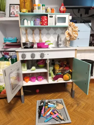 Cocinita de madera infantil