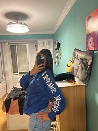 Chaqueta azul con cremallera