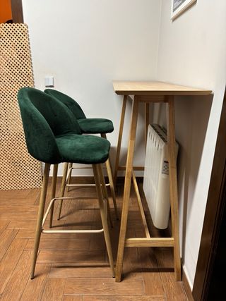 Mesa alta cocina y 2 sillas terciopelo